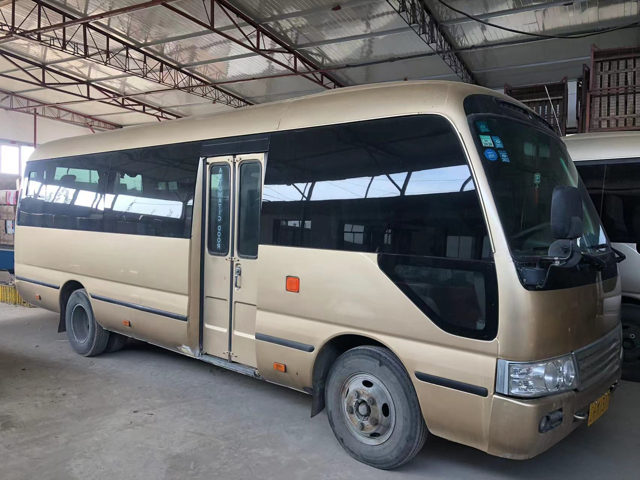 TOYOTA - Bus: gambar 1 TOYOTA - Bus: gambar 1