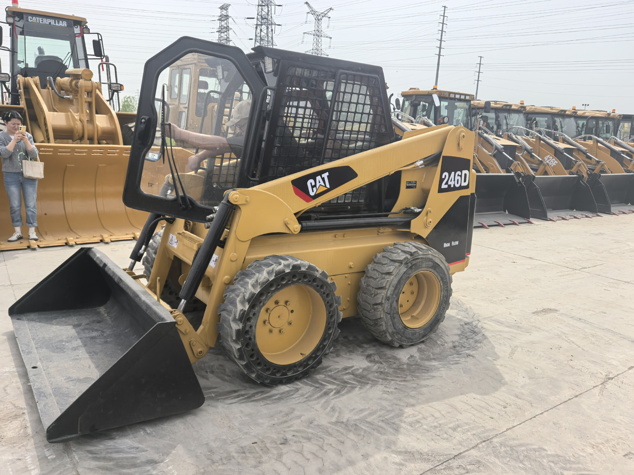 CAT 246D - Skid steer: gambar 2 CAT 246D - Skid steer: gambar 2