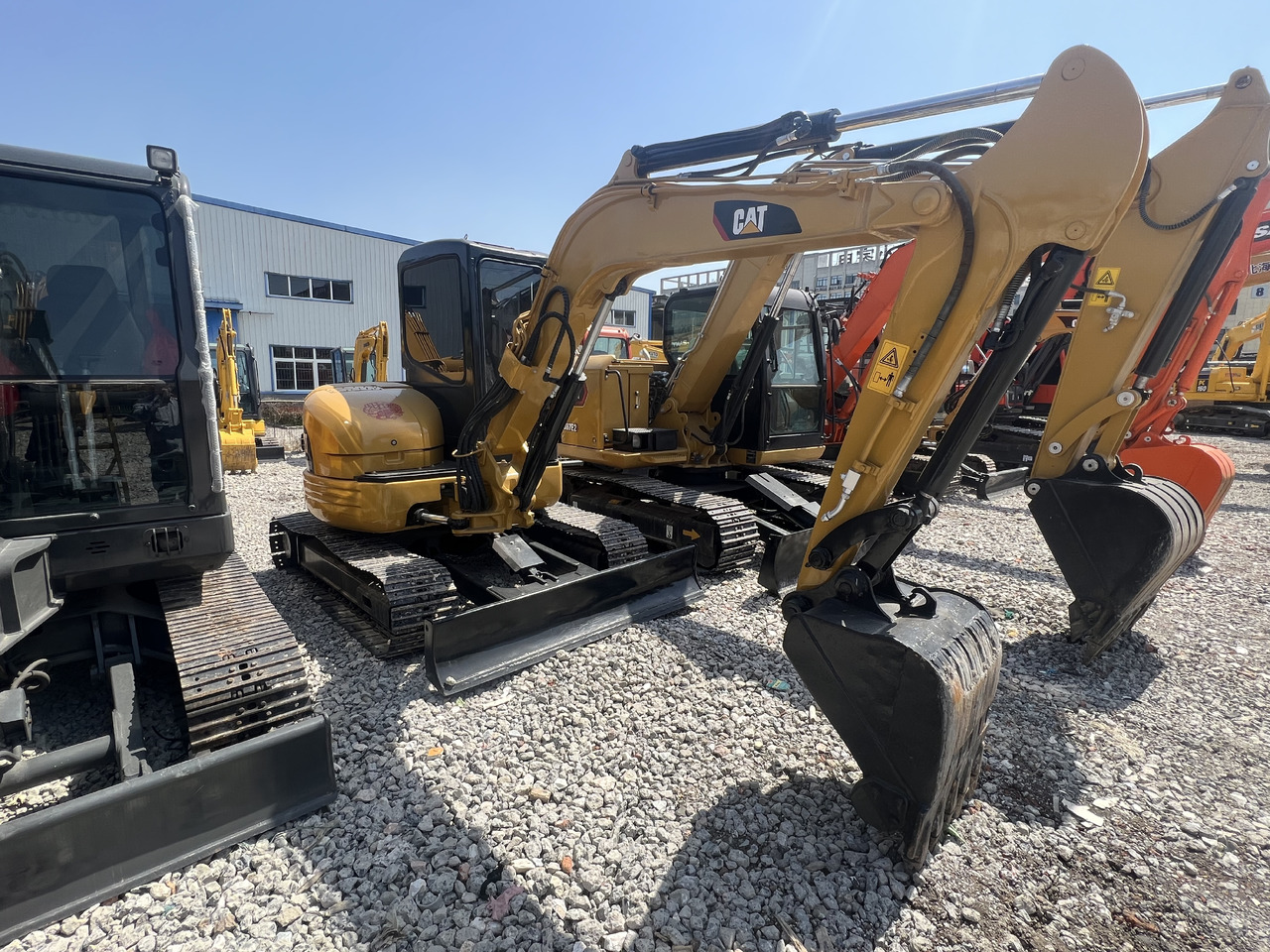 CAT 304C - Ekskavator mini: gambar 3 CAT 304C - Ekskavator mini: gambar 3