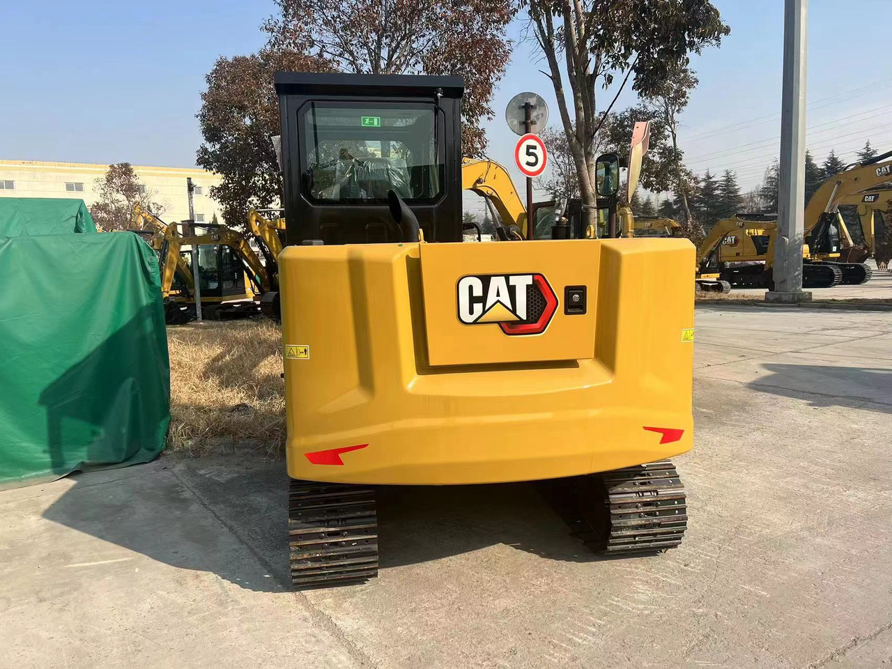 CAT 305.5 - Ekskavator mini: gambar 3 CAT 305.5 - Ekskavator mini: gambar 3