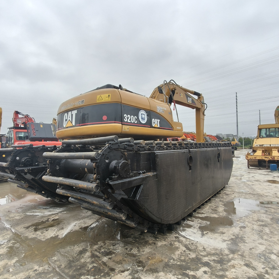 CAT 320C - Ekskavator amfibi: gambar 4 CAT 320C - Ekskavator amfibi: gambar 4