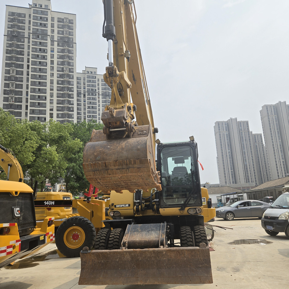 CAT M320D2 - Ekskavator roda: gambar 2 CAT M320D2 - Ekskavator roda: gambar 2