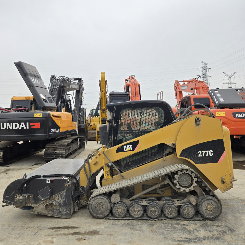 CATERPILLAR 277C - Skid steer: gambar 5 CATERPILLAR 277C - Skid steer: gambar 5