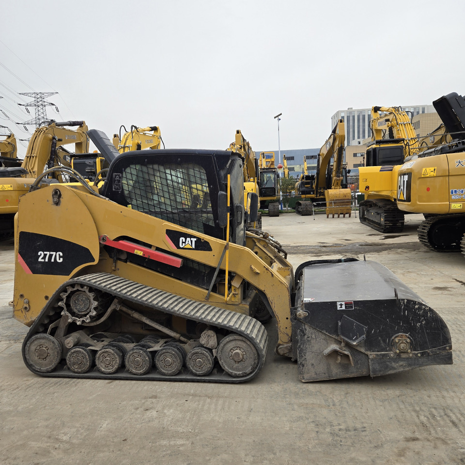 CATERPILLAR 277C - Skid steer: gambar 1 CATERPILLAR 277C - Skid steer: gambar 1