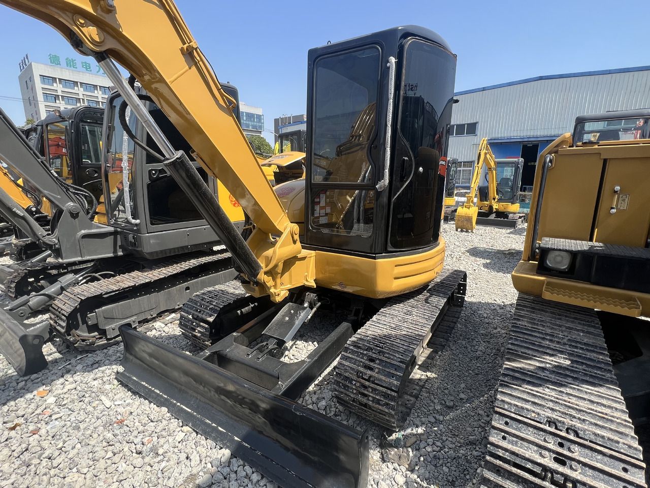 Ekskavator mini CATERPILLAR 304CR: gambar 7