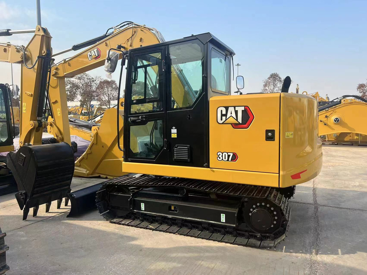 CATERPILLAR CAT307 - Ekskavator mini: gambar 1 CATERPILLAR CAT307 - Ekskavator mini: gambar 1