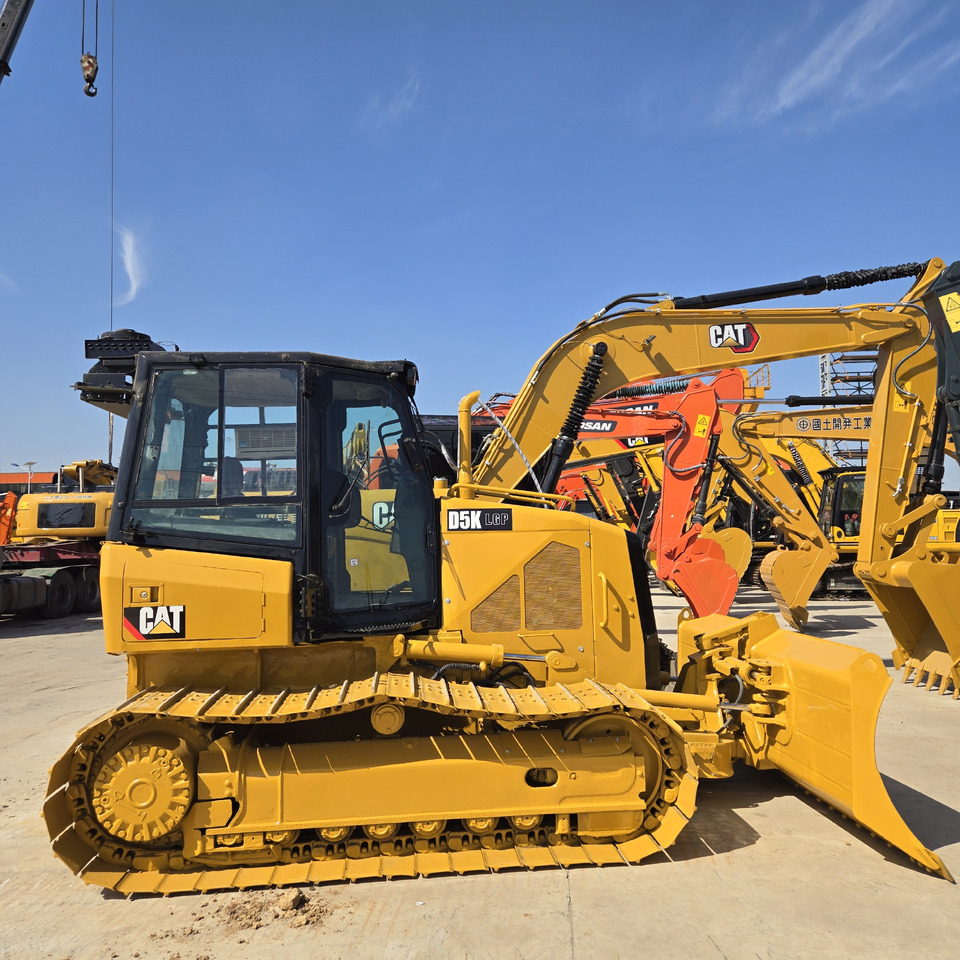 CATERPILLAR D5K - Bulldozer: gambar 1 CATERPILLAR D5K - Bulldozer: gambar 1