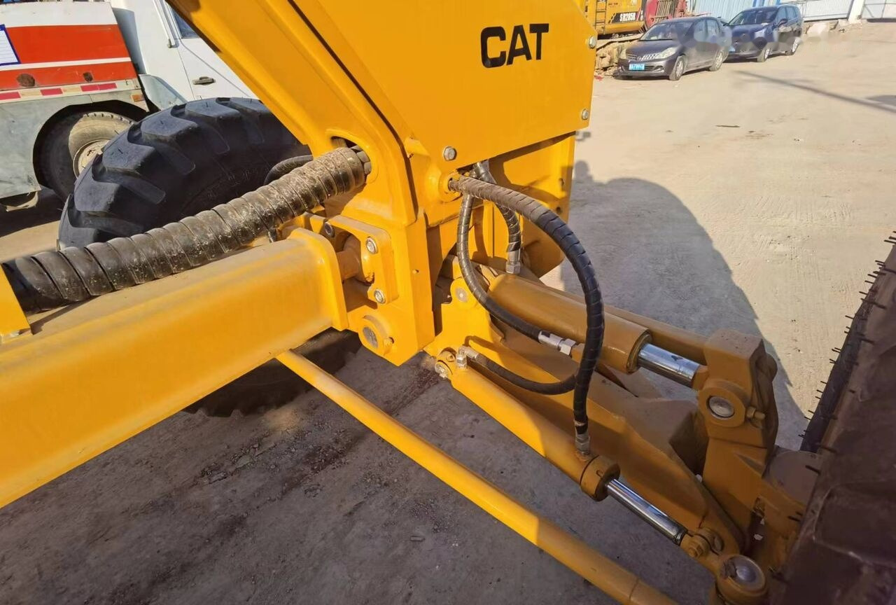 Caterpillar 120K - Grader: gambar 5 Caterpillar 120K - Grader: gambar 5