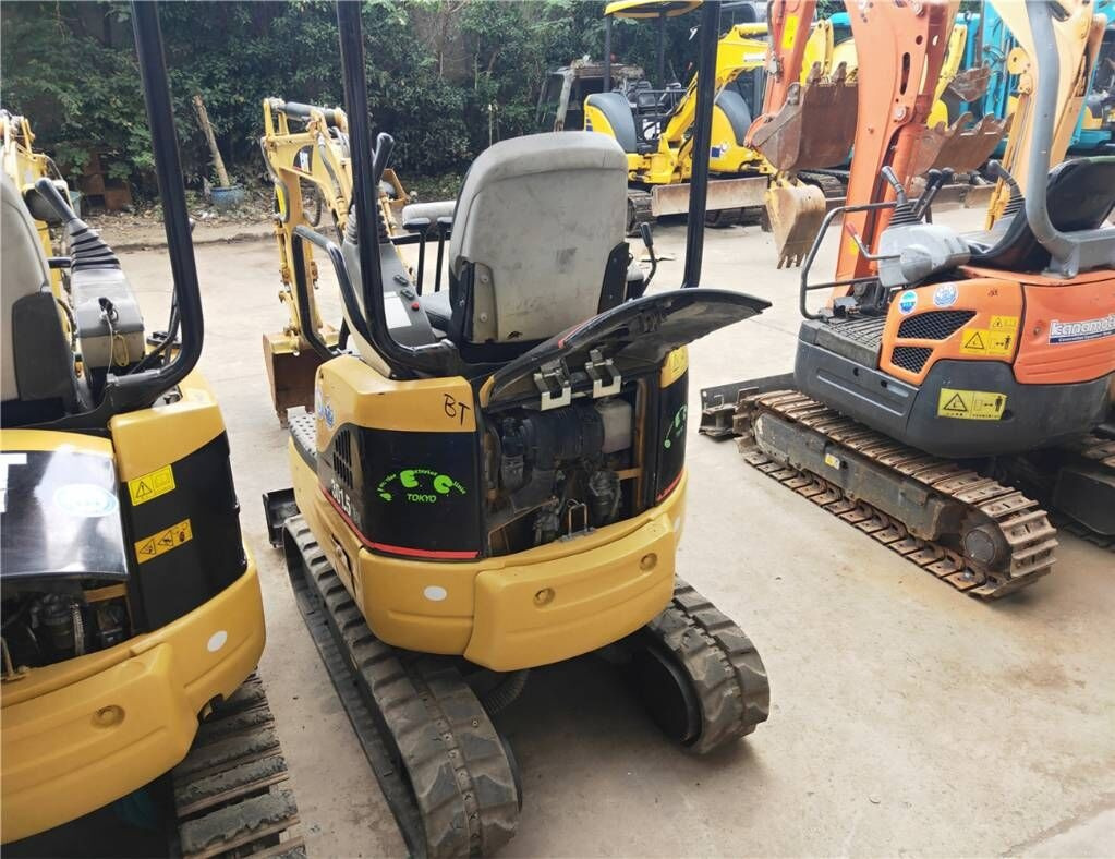 Caterpillar 301.5 CR - Ekskavator mini: gambar 3 Caterpillar 301.5 CR - Ekskavator mini: gambar 3