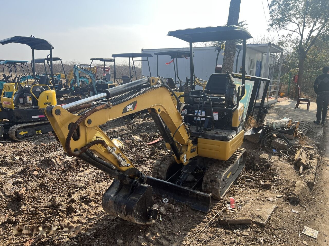 Caterpillar 301.5CR - Ekskavator mini: gambar 3 Caterpillar 301.5CR - Ekskavator mini: gambar 3