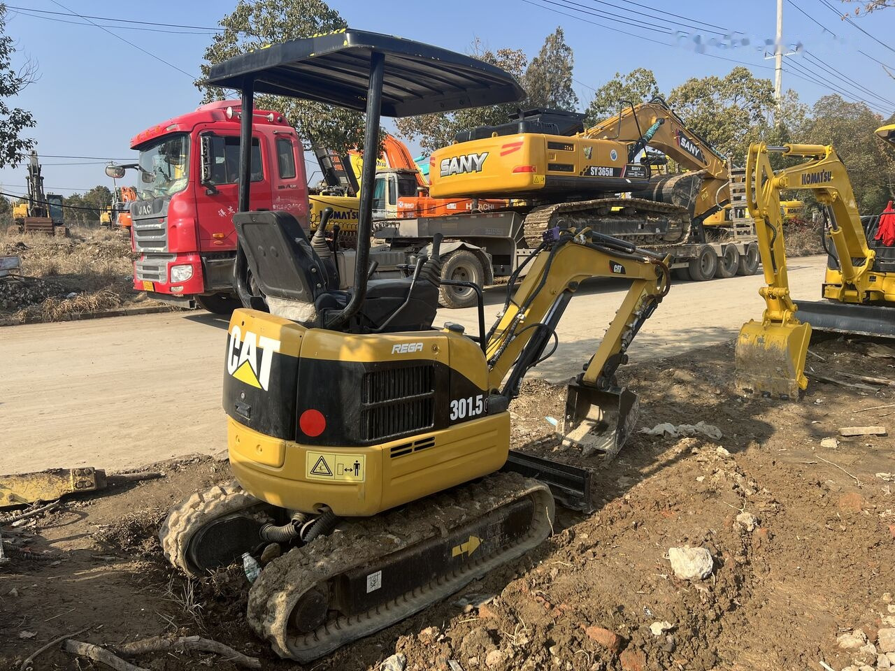 Caterpillar 301.5CR - Ekskavator mini: gambar 1 Caterpillar 301.5CR - Ekskavator mini: gambar 1