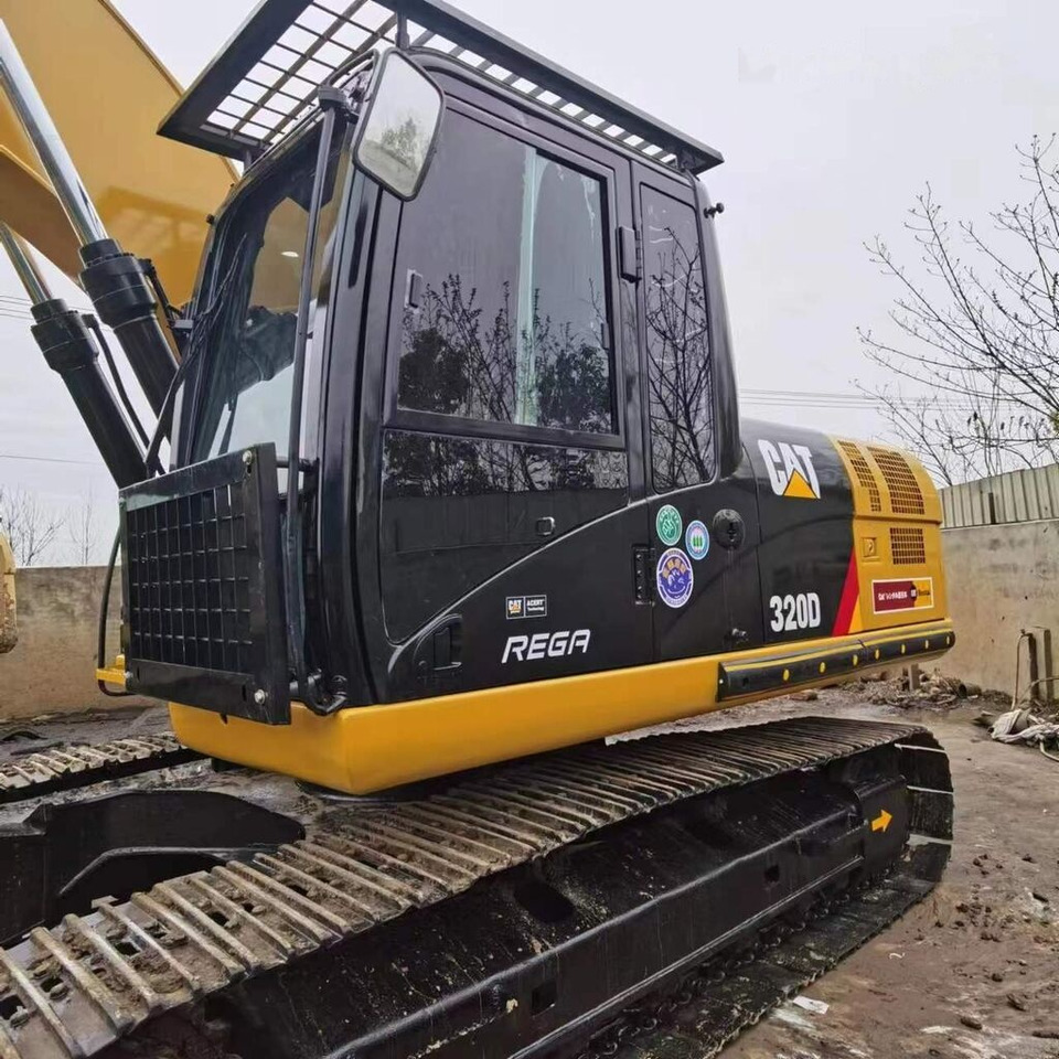 Caterpillar 320D - Ekskavator perayap: gambar 4 Caterpillar 320D - Ekskavator perayap: gambar 4