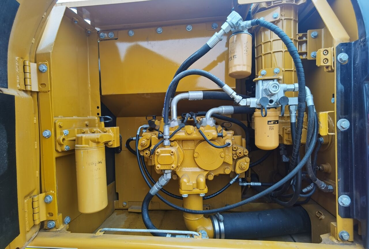 Caterpillar 320D2 - Ekskavator perayap: gambar 3 Caterpillar 320D2 - Ekskavator perayap: gambar 3