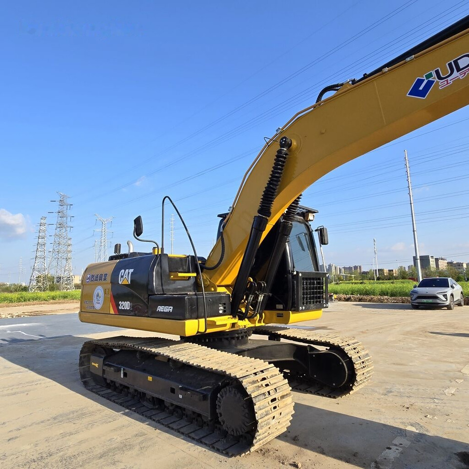 Caterpillar 320D2 - Ekskavator perayap: gambar 2 Caterpillar 320D2 - Ekskavator perayap: gambar 2