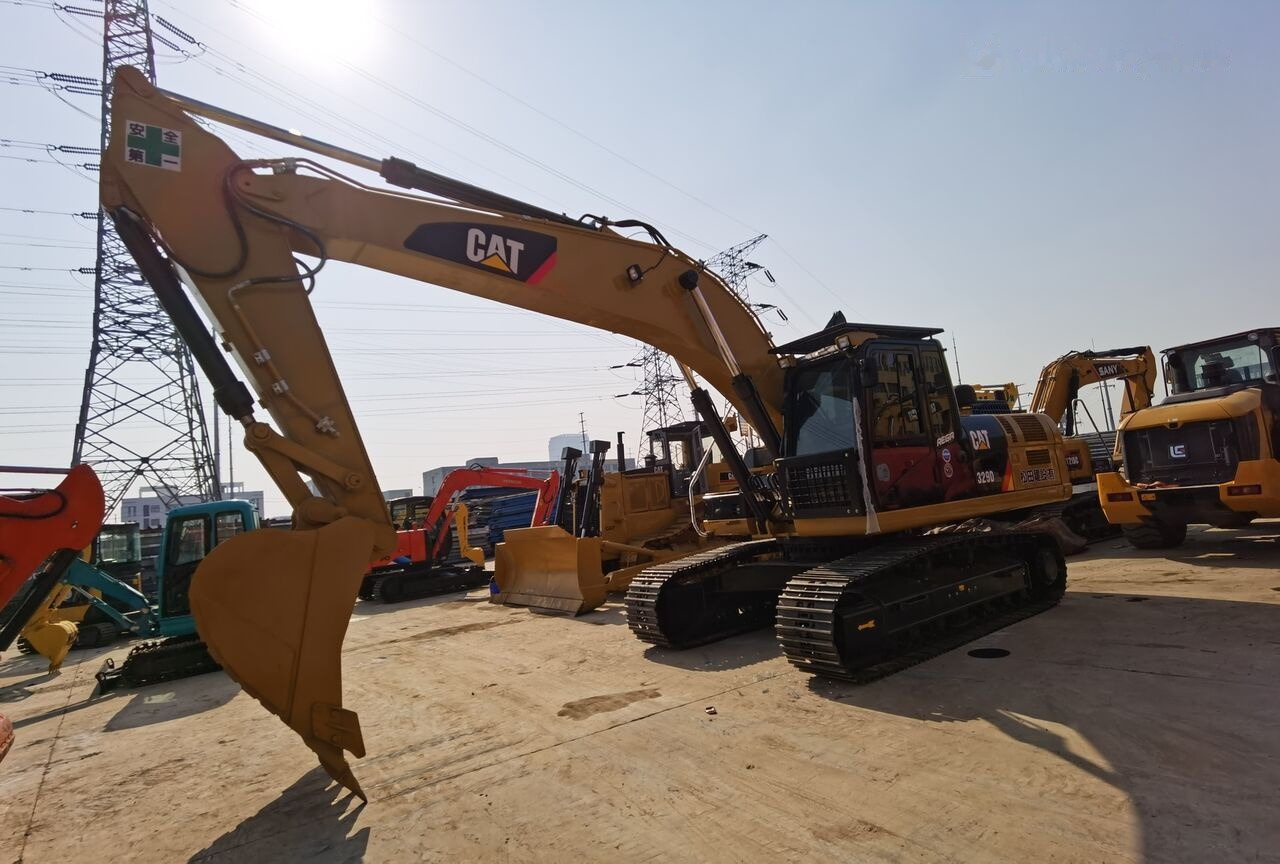 Caterpillar 329D2L - Ekskavator perayap: gambar 1 Caterpillar 329D2L - Ekskavator perayap: gambar 1