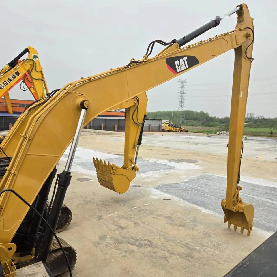 Caterpillar 330D With Long Reach Arm - Ekskavator perayap: gambar 1 Caterpillar 330D With Long Reach Arm - Ekskavator perayap: gambar 1