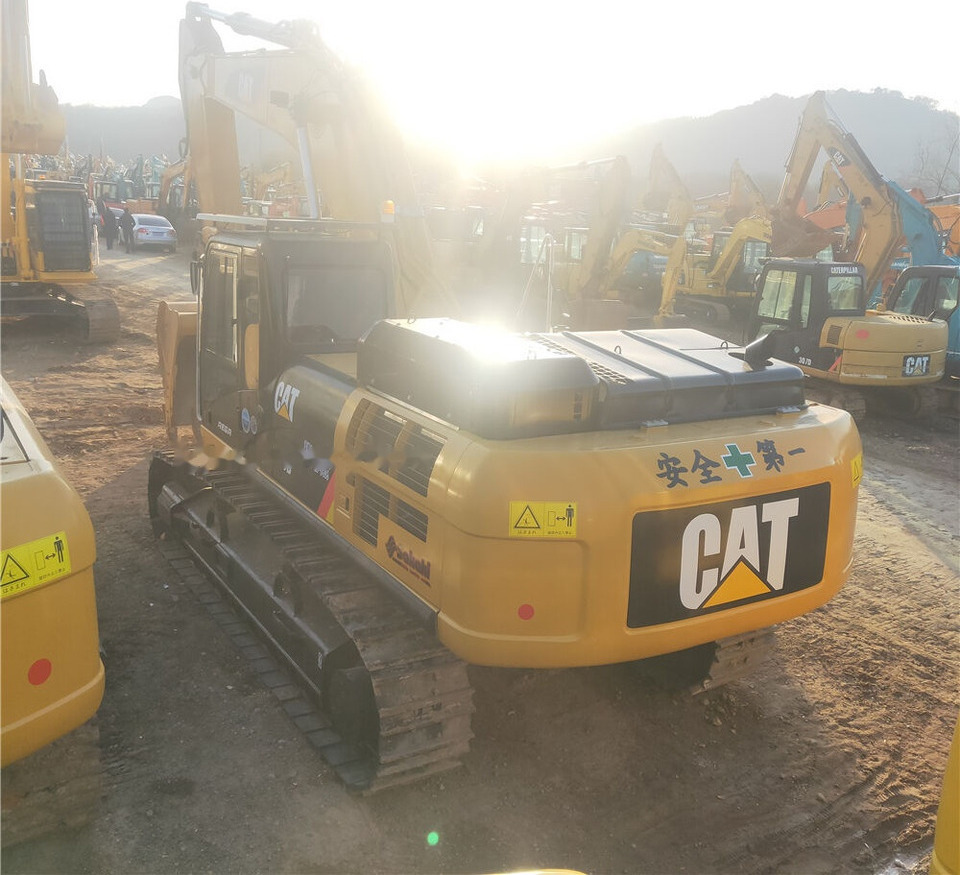 Caterpillar 340D2 - Ekskavator perayap: gambar 4 Caterpillar 340D2 - Ekskavator perayap: gambar 4