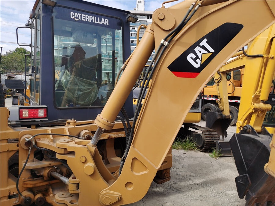 Caterpillar 420F - Backhoe loader: gambar 3 Caterpillar 420F - Backhoe loader: gambar 3