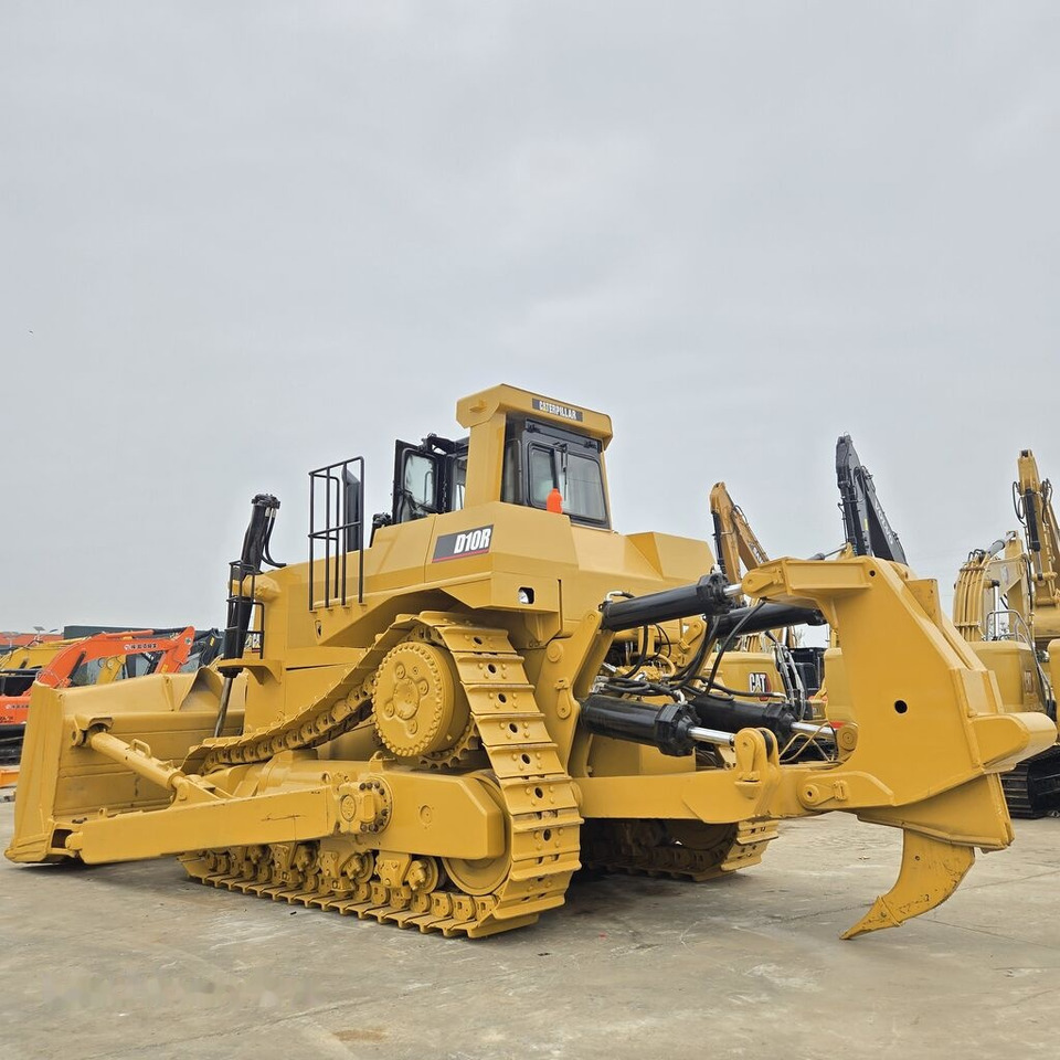 Caterpillar D10R - Bulldozer: gambar 1 Caterpillar D10R - Bulldozer: gambar 1