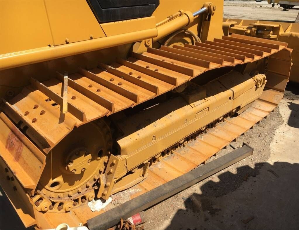Bulldozer Caterpillar D4C: gambar 1