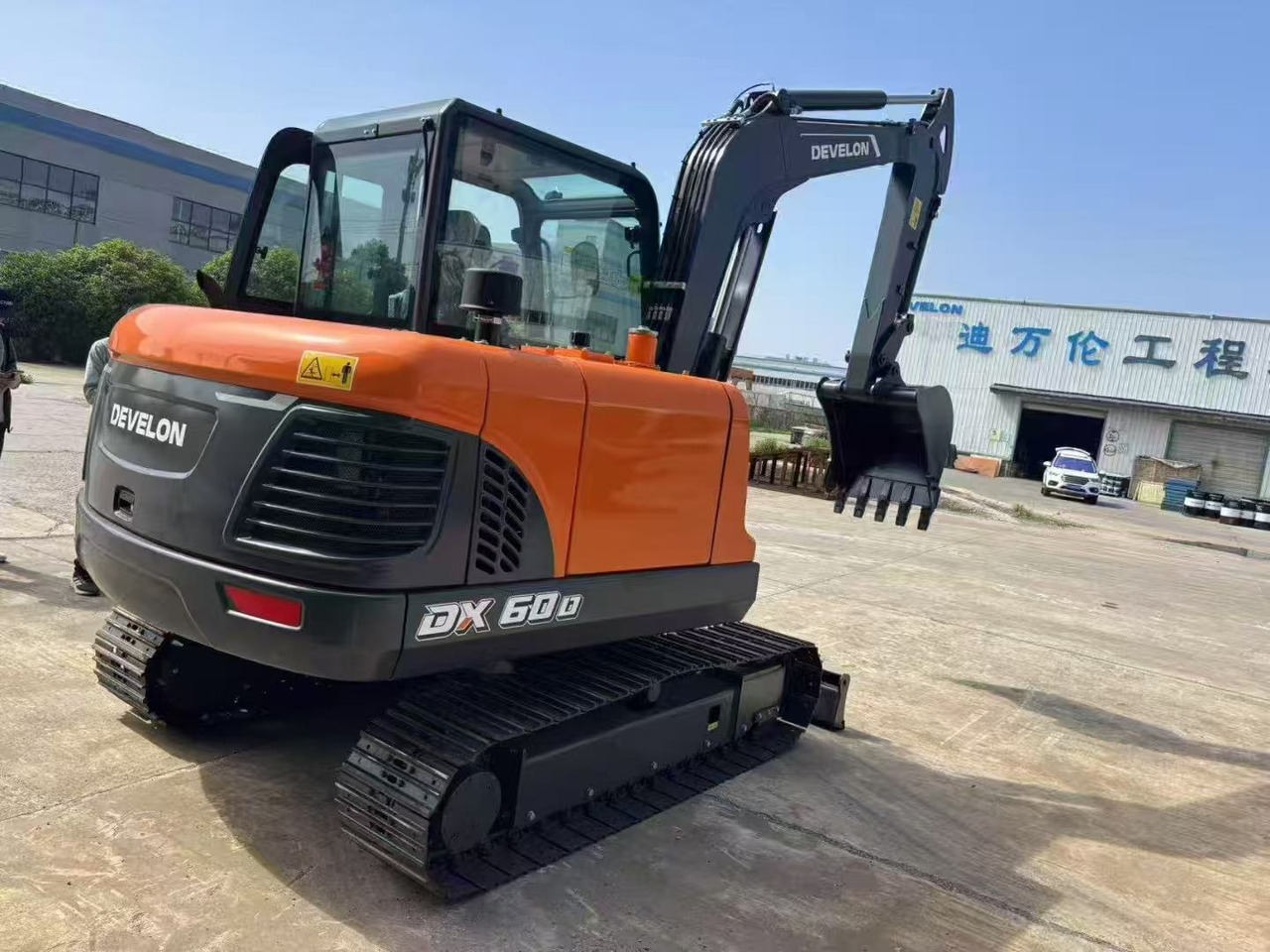 DOOSAN DX60D - Ekskavator mini: gambar 4 DOOSAN DX60D - Ekskavator mini: gambar 4