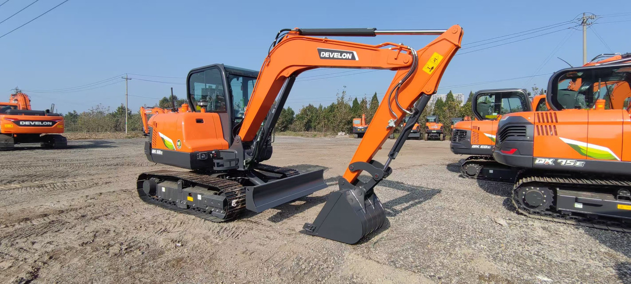 DOOSAN DX60E - Ekskavator mini: gambar 1 DOOSAN DX60E - Ekskavator mini: gambar 1
