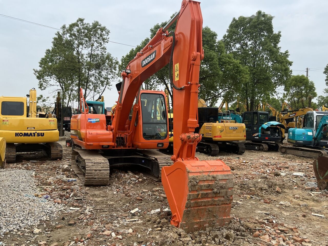 Doosan DH150LC-7 - Ekskavator perayap: gambar 4 Doosan DH150LC-7 - Ekskavator perayap: gambar 4