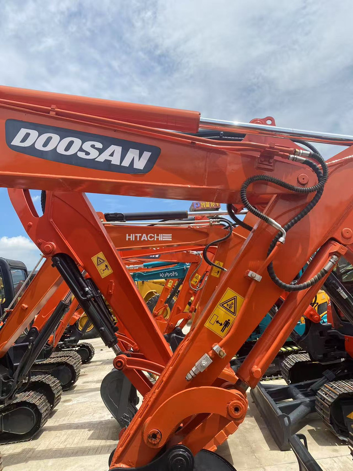 Doosan DH55 - Ekskavator mini: gambar 3 Doosan DH55 - Ekskavator mini: gambar 3