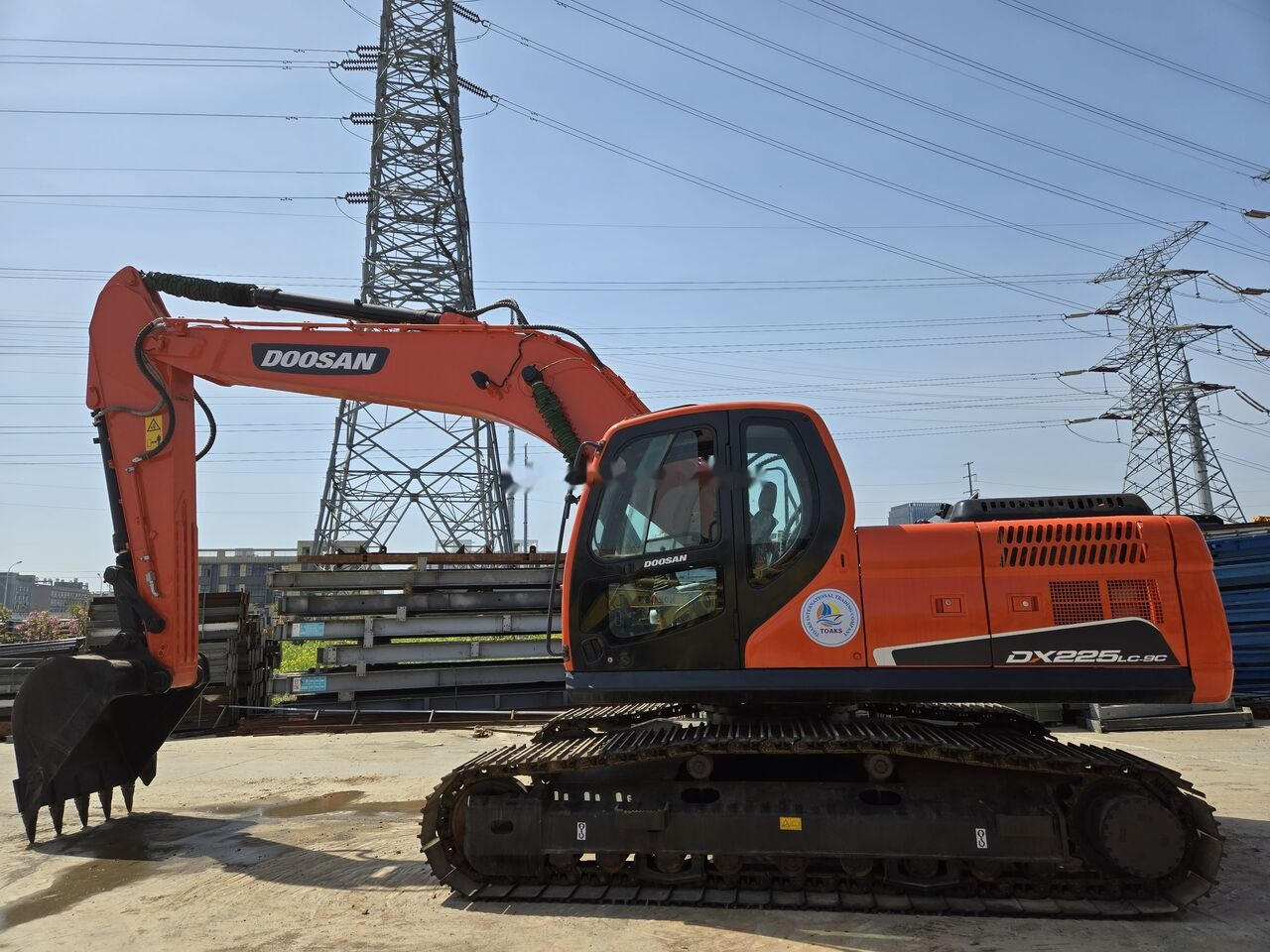 Doosan DX225 - Ekskavator perayap: gambar 1 Doosan DX225 - Ekskavator perayap: gambar 1