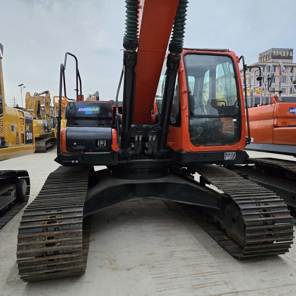Doosan DX225LC - Ekskavator perayap: gambar 1 Doosan DX225LC - Ekskavator perayap: gambar 1