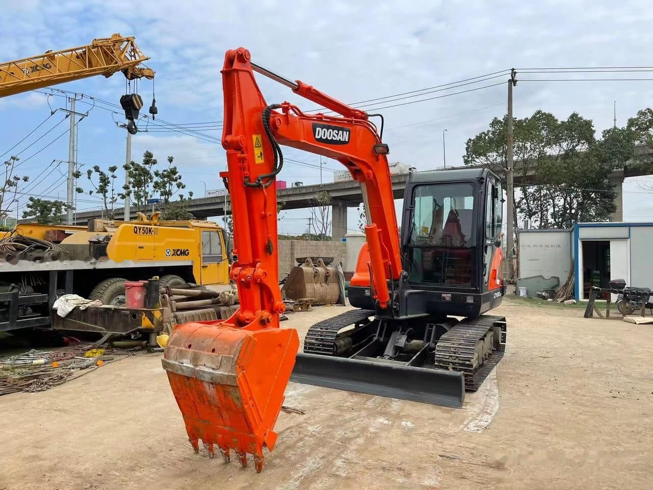 Doosan DX60 - Ekskavator mini: gambar 3 Doosan DX60 - Ekskavator mini: gambar 3