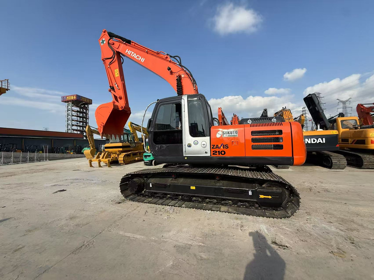 HITACHI ZX210 - Ekskavator perayap: gambar 5 HITACHI ZX210 - Ekskavator perayap: gambar 5