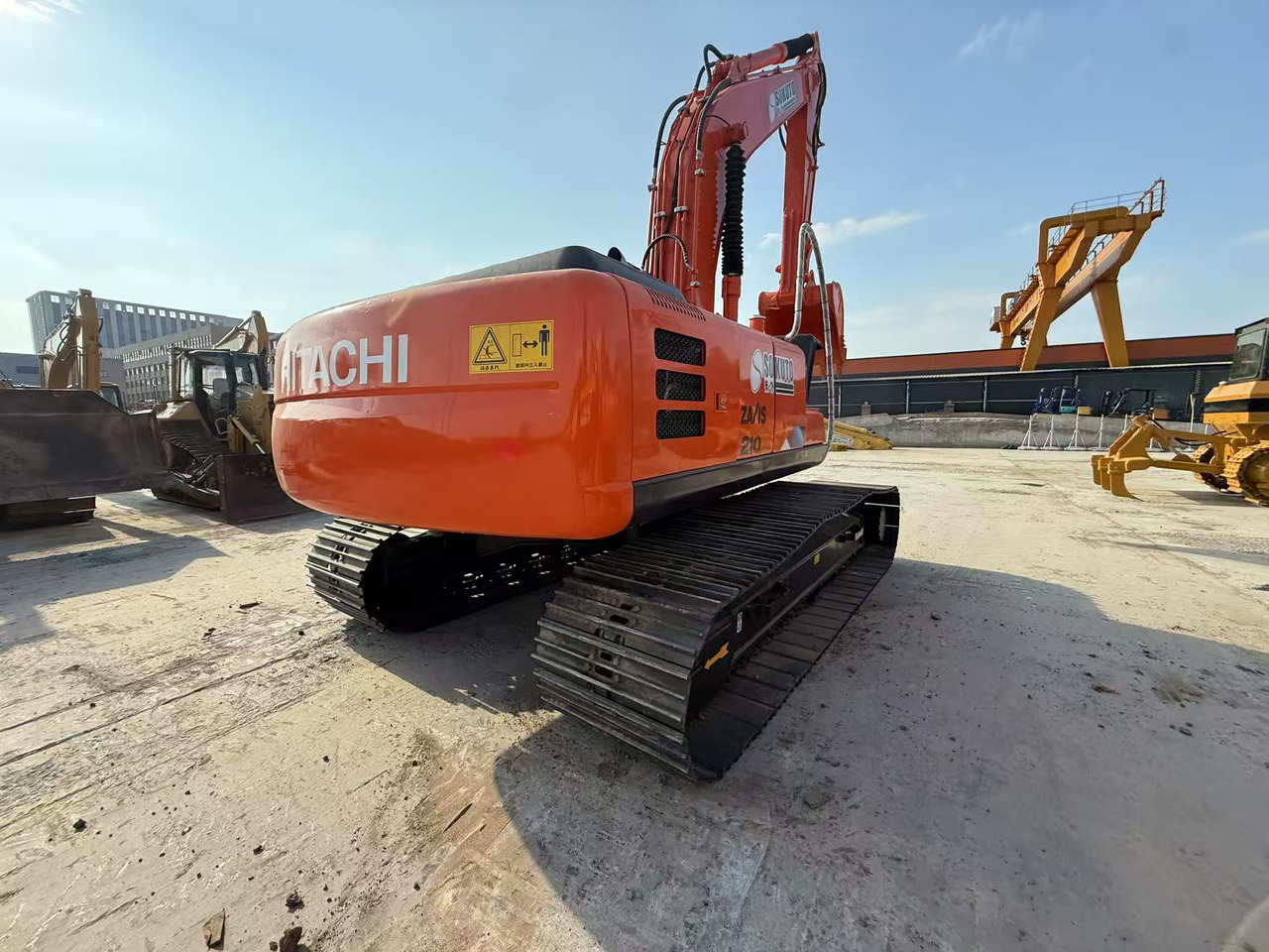 HITACHI ZX210 - Ekskavator perayap: gambar 4 HITACHI ZX210 - Ekskavator perayap: gambar 4