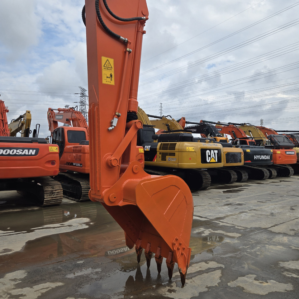 HITACHI ZX210 - Ekskavator perayap: gambar 2 HITACHI ZX210 - Ekskavator perayap: gambar 2