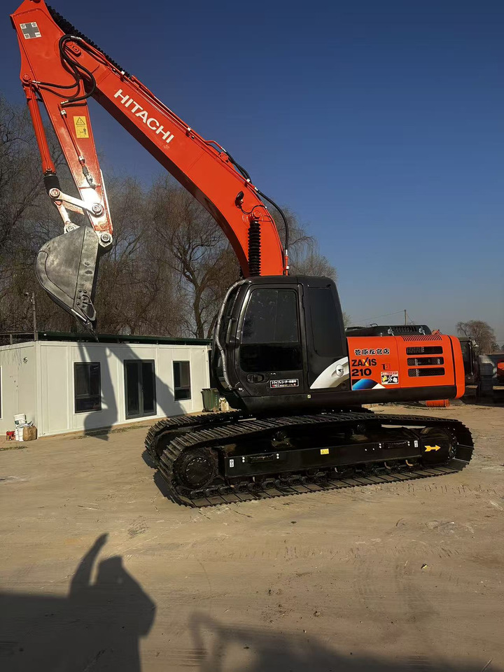 HITACHI ZX210 - Ekskavator: gambar 3 HITACHI ZX210 - Ekskavator: gambar 3