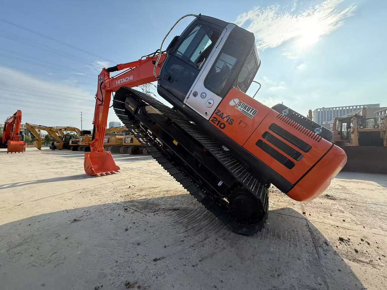 HITACHI ZX210 - Ekskavator perayap: gambar 5 HITACHI ZX210 - Ekskavator perayap: gambar 5