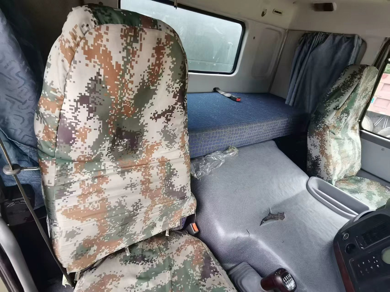 HOWO - Truk tangki: gambar 4 HOWO - Truk tangki: gambar 4