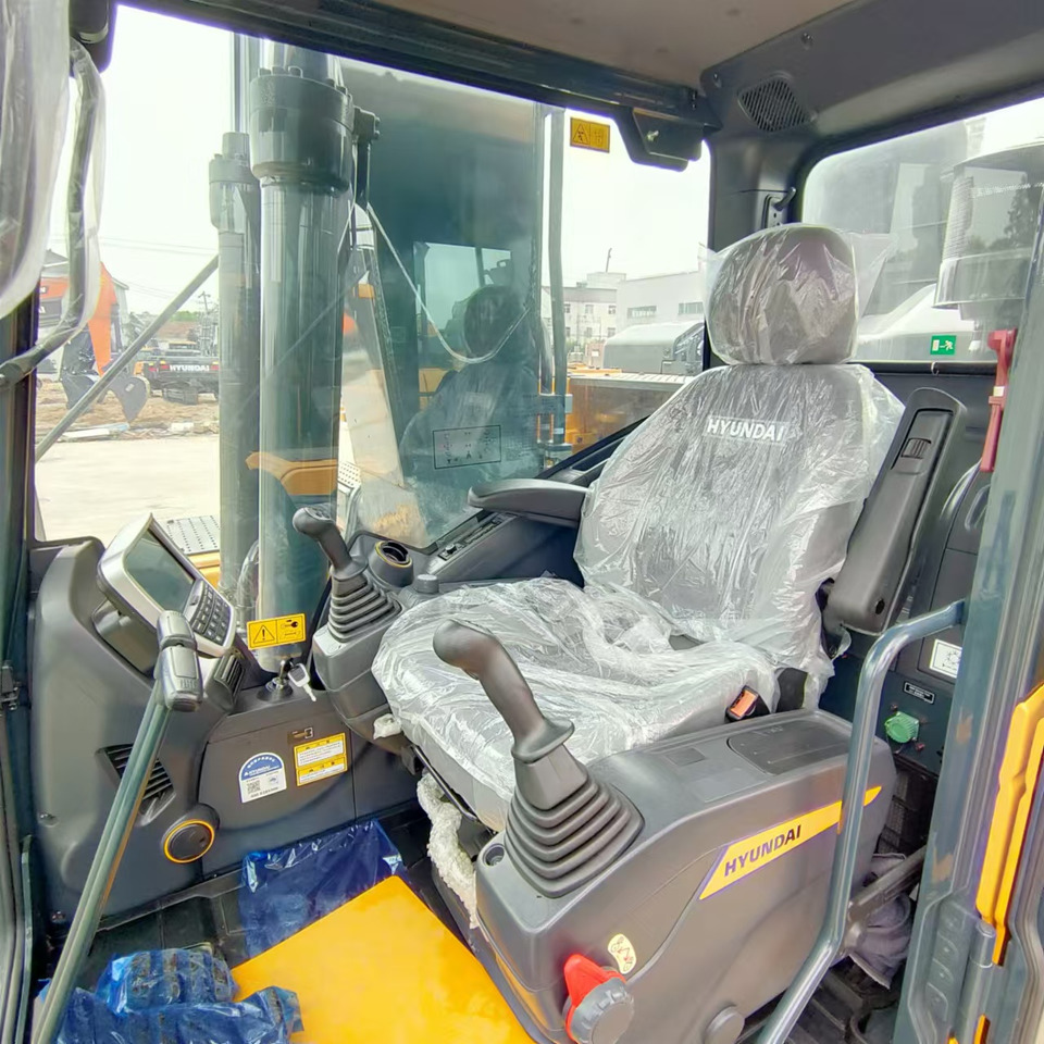 HYUNDAI HX220L - Ekskavator perayap: gambar 4 HYUNDAI HX220L - Ekskavator perayap: gambar 4