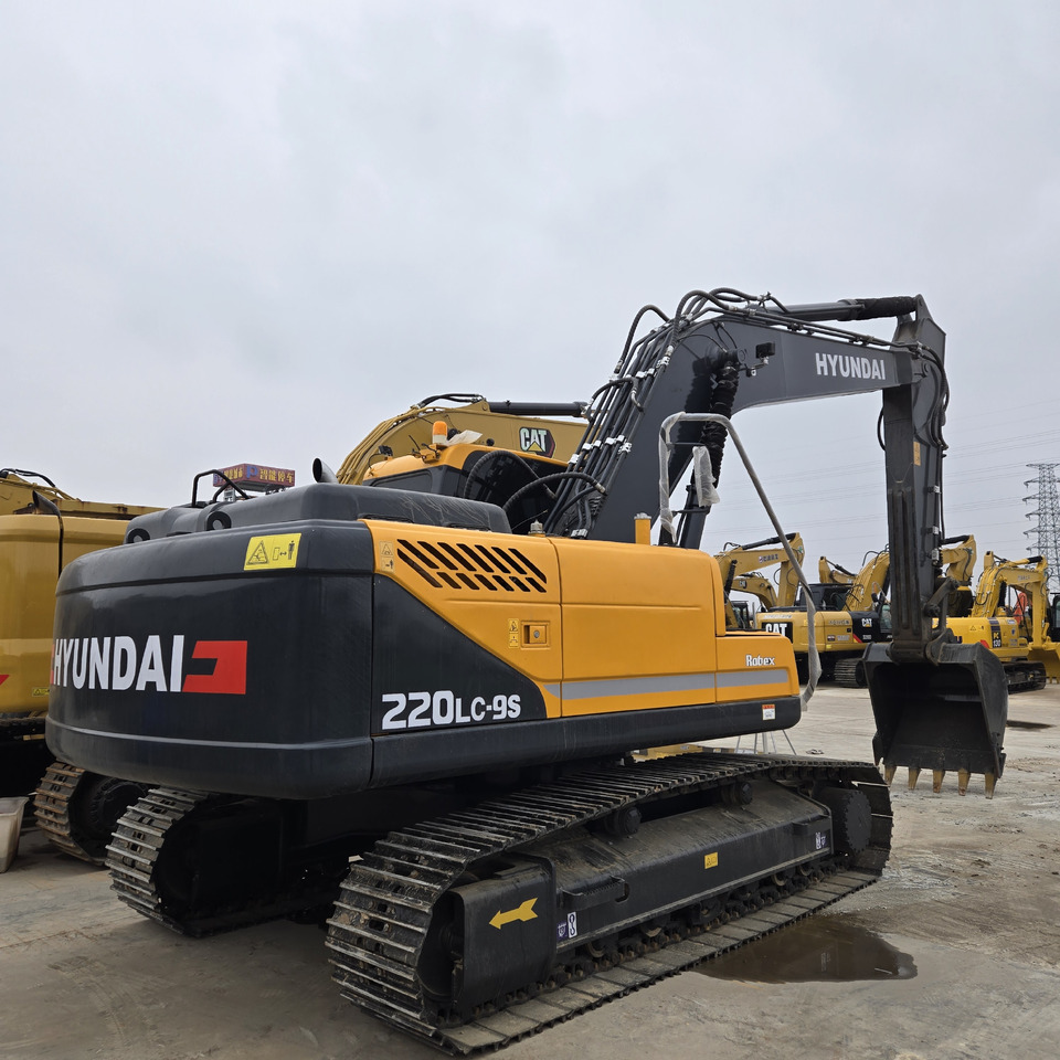 HYUNDAI R220LC-9S - Ekskavator perayap: gambar 2 HYUNDAI R220LC-9S - Ekskavator perayap: gambar 2