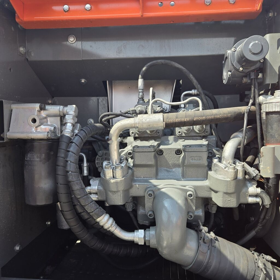 Hitachi ZX210 - Ekskavator perayap: gambar 4 Hitachi ZX210 - Ekskavator perayap: gambar 4