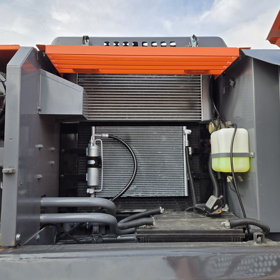 Ekskavator perayap Hitachi ZX250: gambar 14