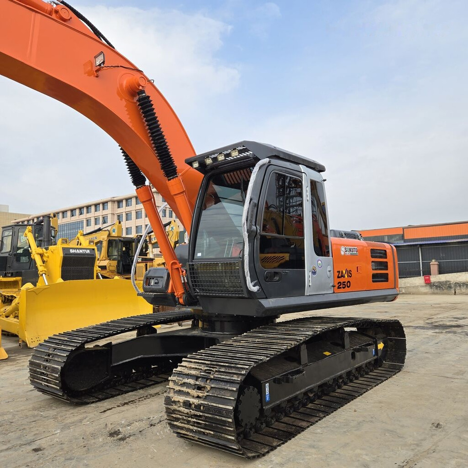 Hitachi ZX250 - Ekskavator perayap: gambar 4 Hitachi ZX250 - Ekskavator perayap: gambar 4