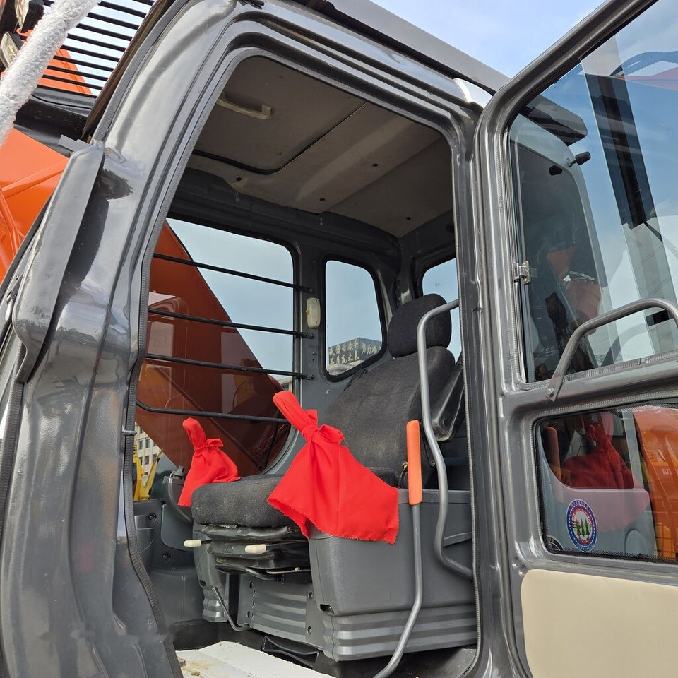 Ekskavator perayap Hitachi ZX250: gambar 13