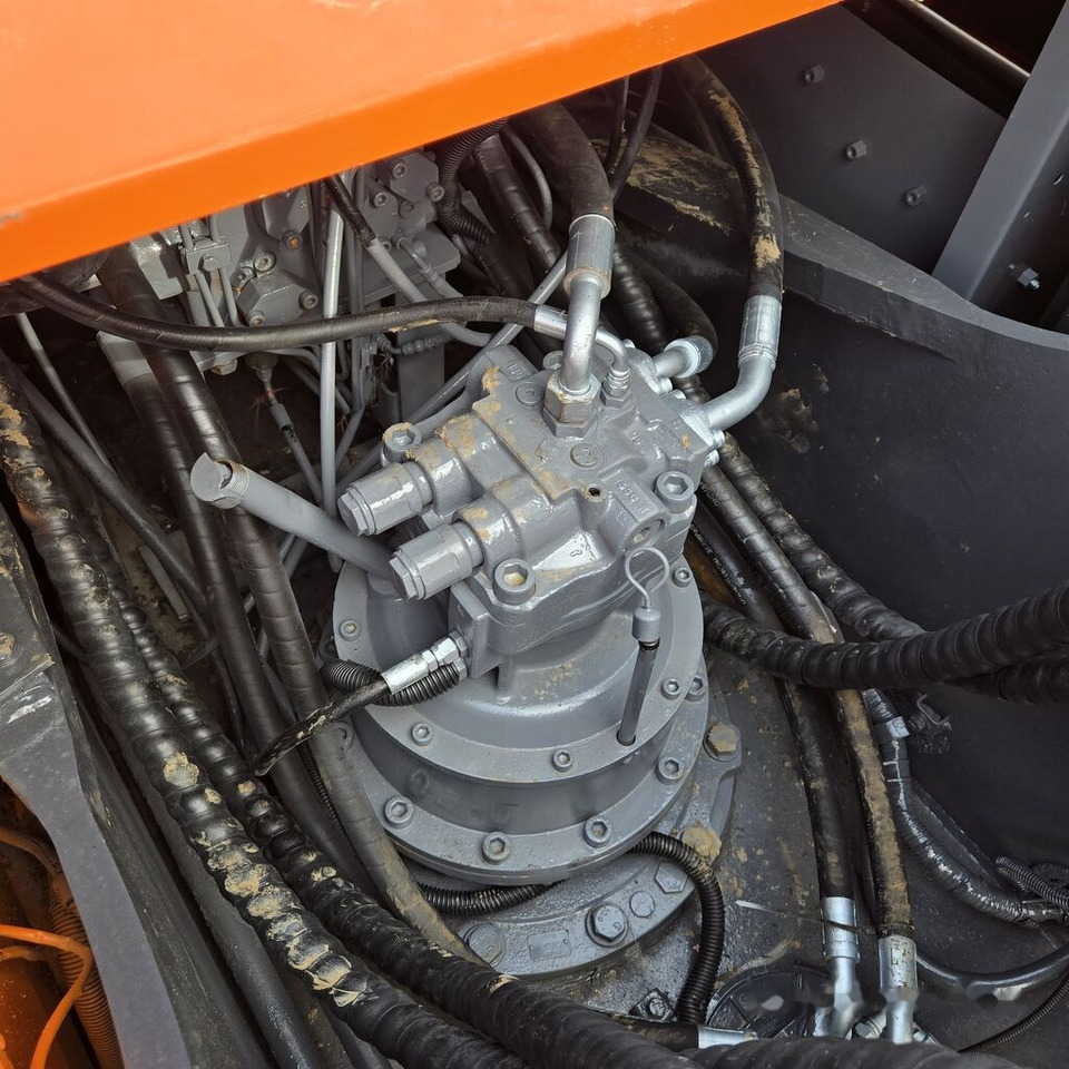Ekskavator perayap Hitachi ZX250: gambar 10