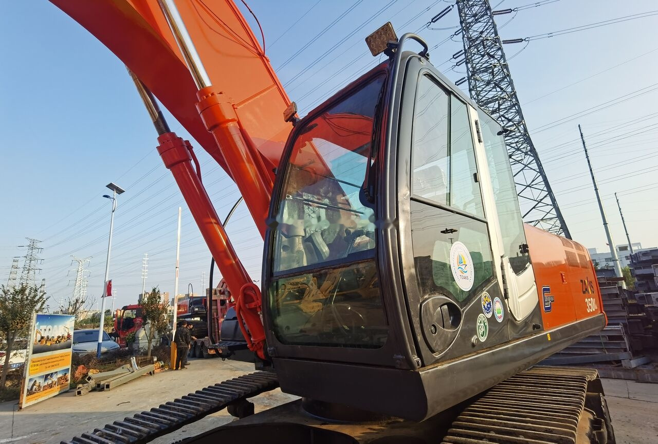 Hitachi ZX350 - Ekskavator perayap: gambar 4 Hitachi ZX350 - Ekskavator perayap: gambar 4