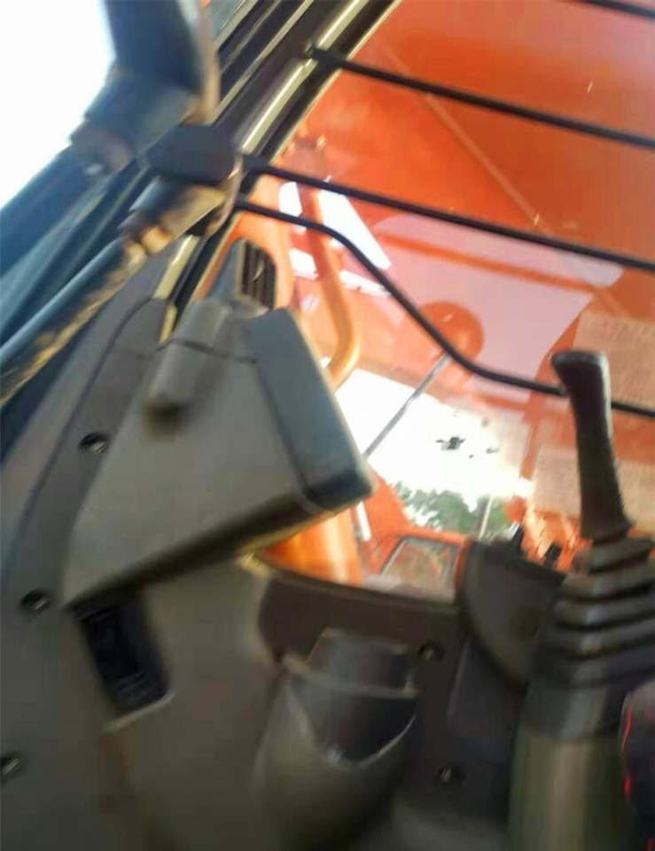 Hitachi ZX350HG - Ekskavator perayap: gambar 4 Hitachi ZX350HG - Ekskavator perayap: gambar 4
