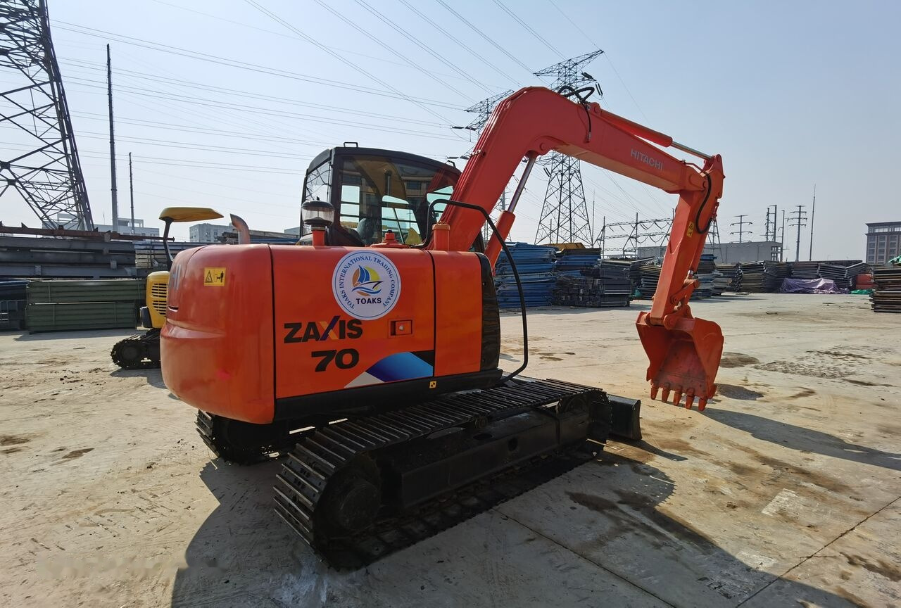 Hitachi ZX70 - Ekskavator mini: gambar 3 Hitachi ZX70 - Ekskavator mini: gambar 3