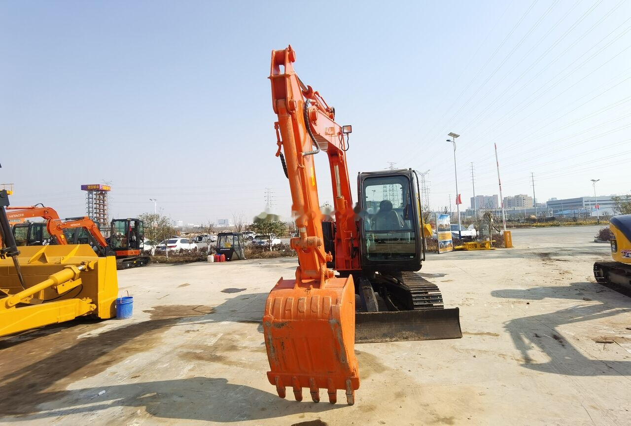 Hitachi ZX70 - Ekskavator mini: gambar 5 Hitachi ZX70 - Ekskavator mini: gambar 5