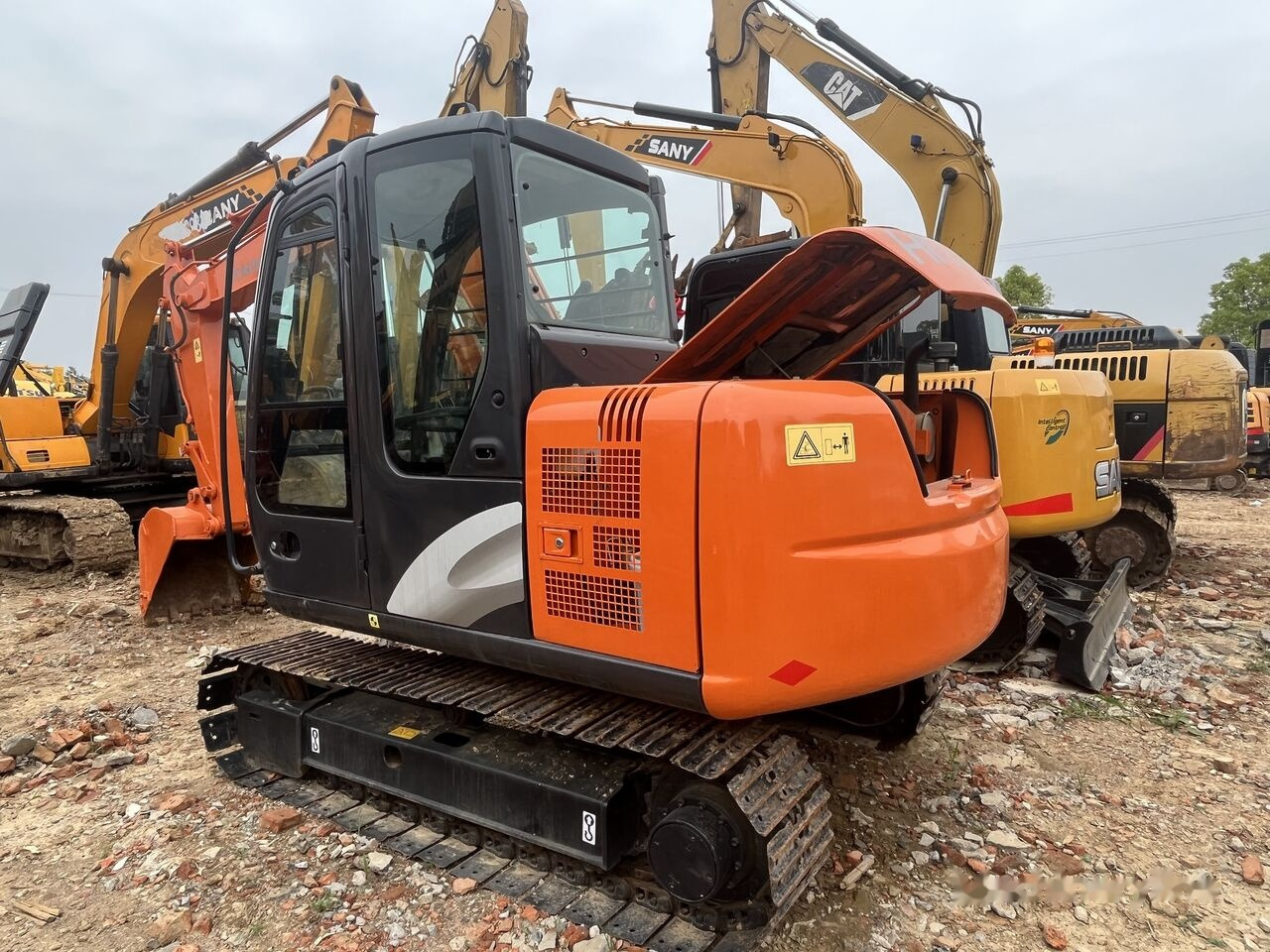 Hitachi ZX70 - Ekskavator mini: gambar 4 Hitachi ZX70 - Ekskavator mini: gambar 4
