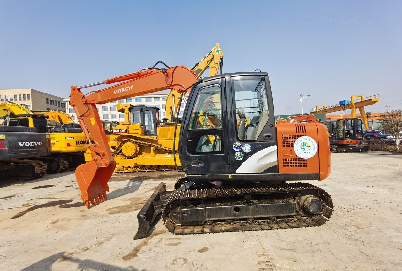 Hitachi ZX70 - Ekskavator mini: gambar 4 Hitachi ZX70 - Ekskavator mini: gambar 4